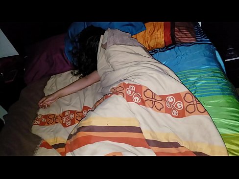 ❤️ Üvey oğul, genç üvey annesini uyurken azarlıyor. ️❌ Porno vk bizde ️❤